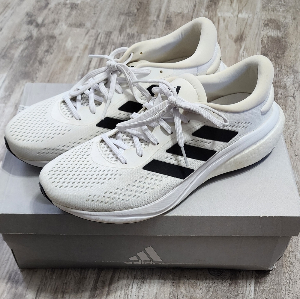 Adidas Supernova 2 Men's White Low Top Lace Up Running Shoes Size 11.5